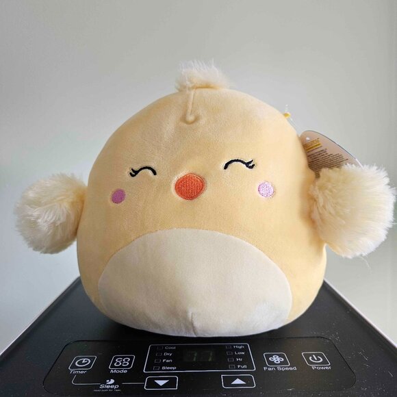 NWT 8" Aimee the yellow chicken Squishmallow - Picture 1 of 2